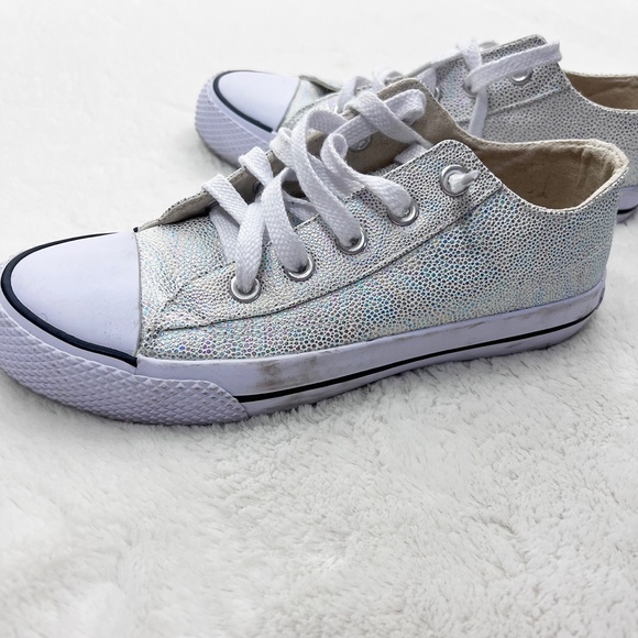 Lace-Up Sneakers | Airwalk | Size 7.5 - Picture 6 of 8